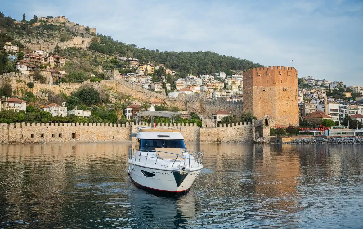 Alanya Yat Kiralama 16m Özel Yapım